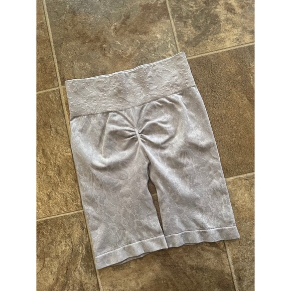 Gymshark Adapt Animal Seamless Cycling Shorts Butterfly Grey Size Medium - Picture 6 of 8